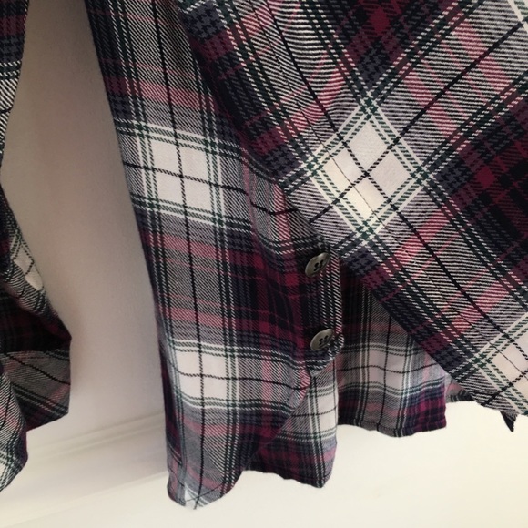 Caslon Plaid Oversized Side Button Flannel - Picture 4 of 6